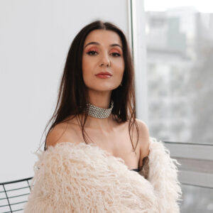 Business Woman Shift